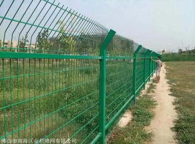 浸塑邊框護欄網 安全防護與環境美化的雙重保障